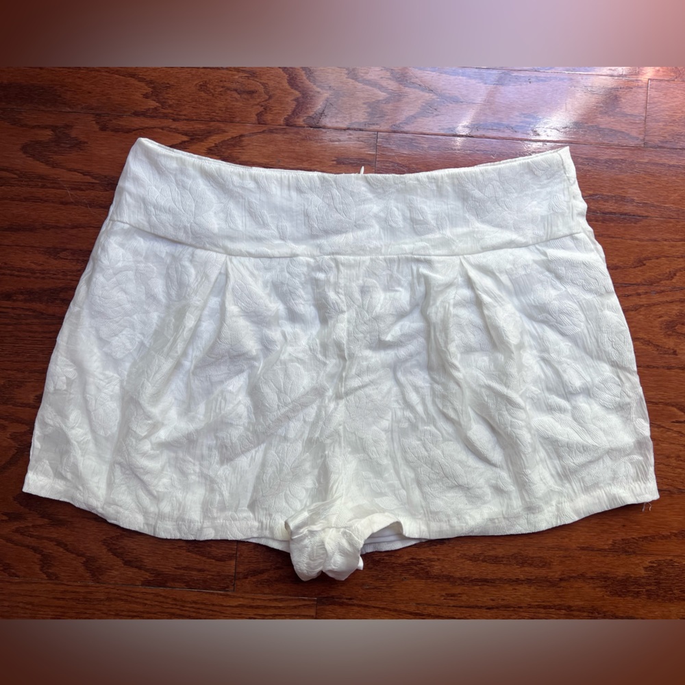 Fashion Nova White Women's High-Waist Textured Shorts